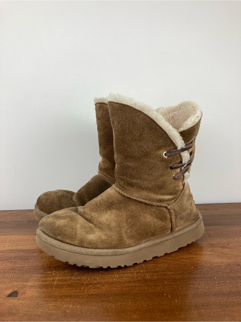 UGG Constantine Chestnut Suede Leather Sheepskin Winter Boots 1018629 Women’s 8.